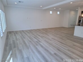 7813 Bright Ldg St in Las Vegas, NV - Building Photo - Building Photo