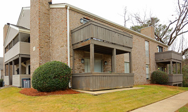 Kreekview Apartments in Vestavia Hills, AL - Building Photo - Building Photo