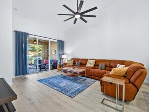 233 W Coral Trace Cir in Delray Beach, FL - Building Photo - Building Photo