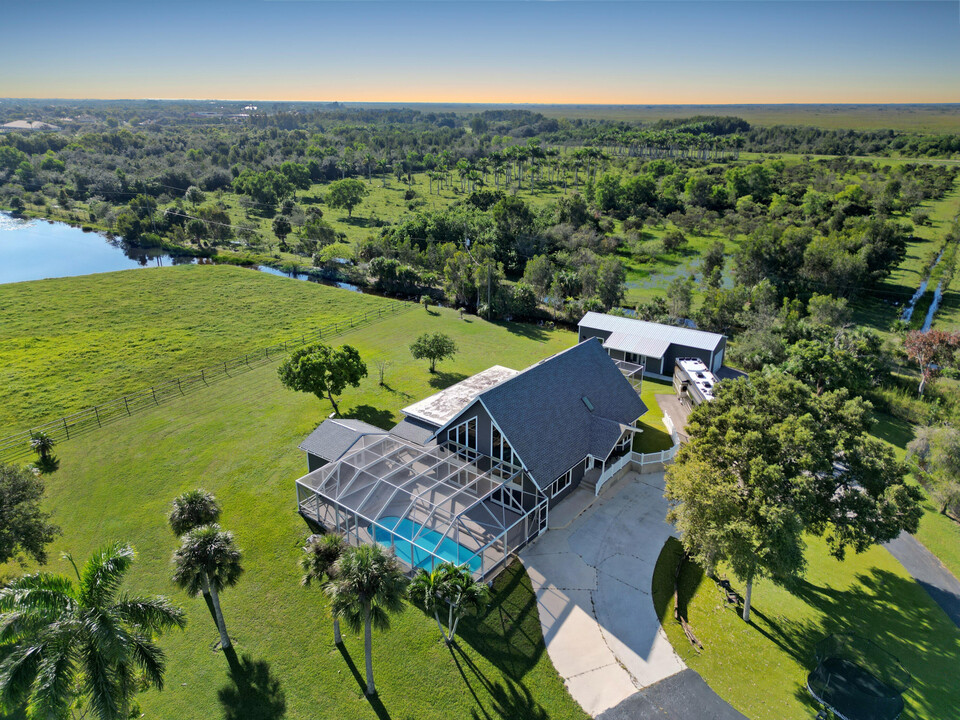 3715 Flying Cow Ranch Road in Wellington, FL - Building Photo