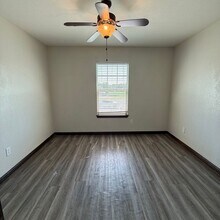 139 New Dallas Hwy in Lacy Lakeview, TX - Building Photo - Building Photo