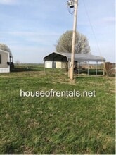 860 Chamness Rd in Elkville, IL - Building Photo - Building Photo