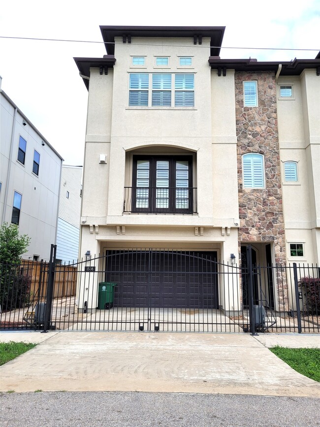 1508 Fowler St