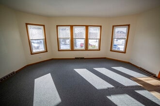 2336 122nd St in Blue Island, IL - Foto de edificio - Building Photo