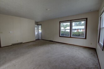 418-420-420 30th Ave in Moline, IL - Building Photo - Building Photo