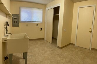 6127 N Colton St in Spokane, WA - Building Photo - Building Photo
