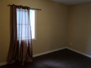 474 Harbison Ave W in Winnipeg, MB - Building Photo - Building Photo