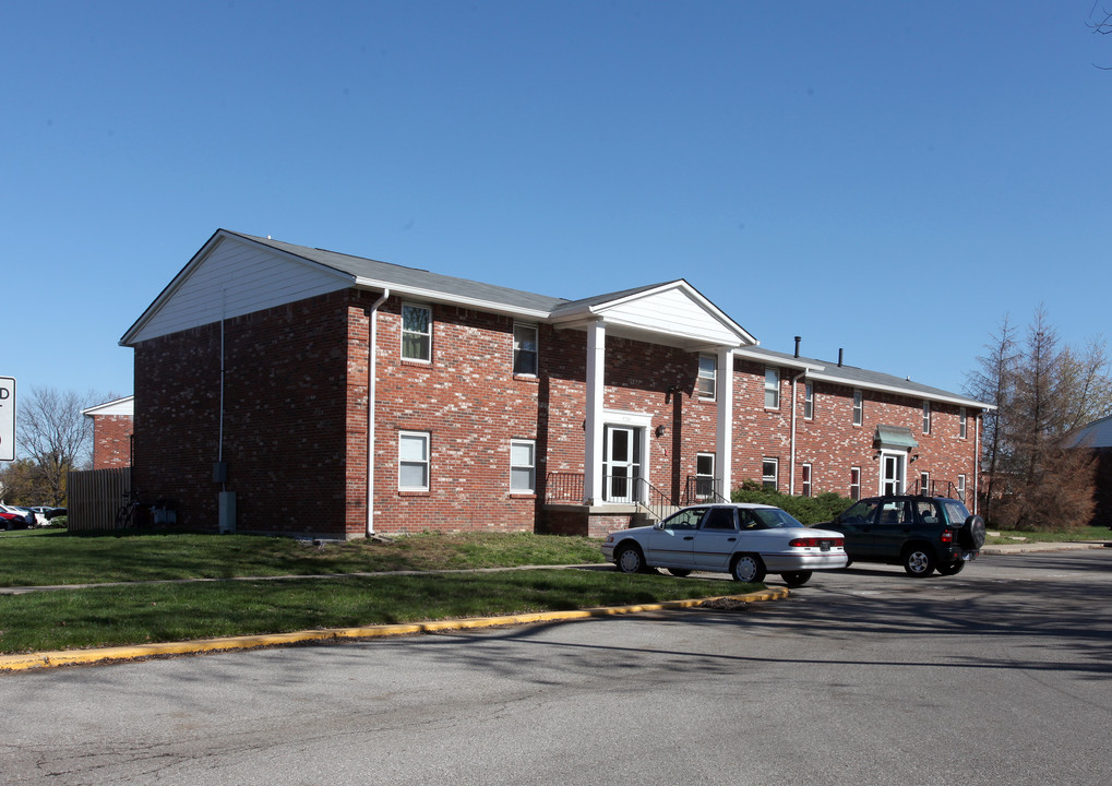 Lakeview Terrace in Indianapolis, IN - Foto de edificio