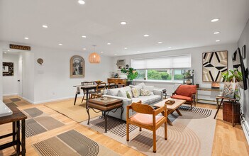 48 Llanfair Rd, Unit #7 in Ardmore, PA - Building Photo - Building Photo