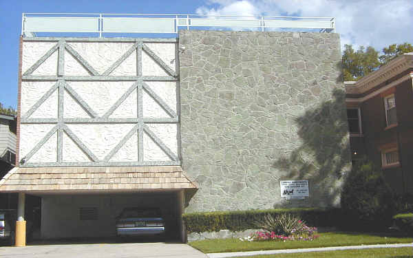 Landau Apartments in Denver, CO - Foto de edificio - Building Photo