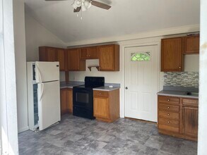 225 Bean Rd in Colchester, VT - Foto de edificio - Building Photo