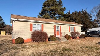 34320 Lankford Hwy in Painter, VA - Building Photo