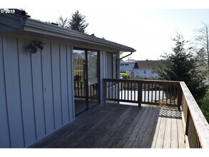94217 Terrace Garden Way in Gold Beach, OR - Building Photo - Building Photo