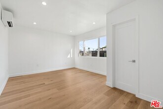 612 Huntley Dr in West Hollywood, CA - Building Photo - Building Photo