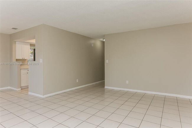 611 Alpine Ave in Lake Worth Beach, FL - Building Photo - Building Photo