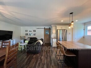 64 Stanley Ave in Kitchener, ON - Building Photo - Building Photo