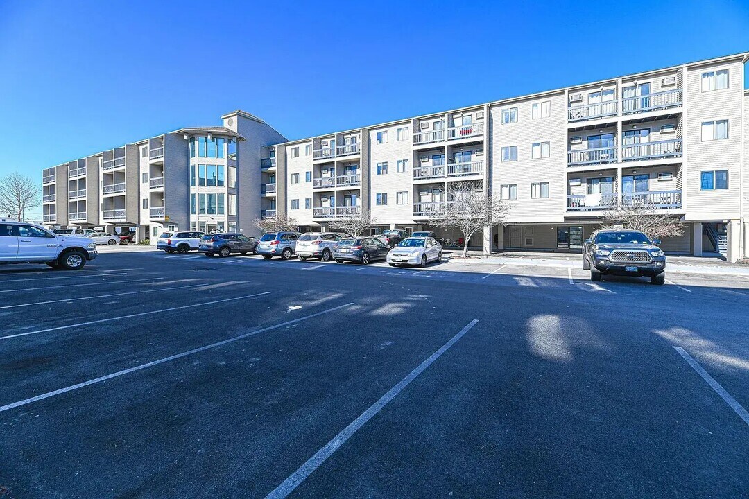 32 Ashworth Ave in Hampton, NH - Building Photo