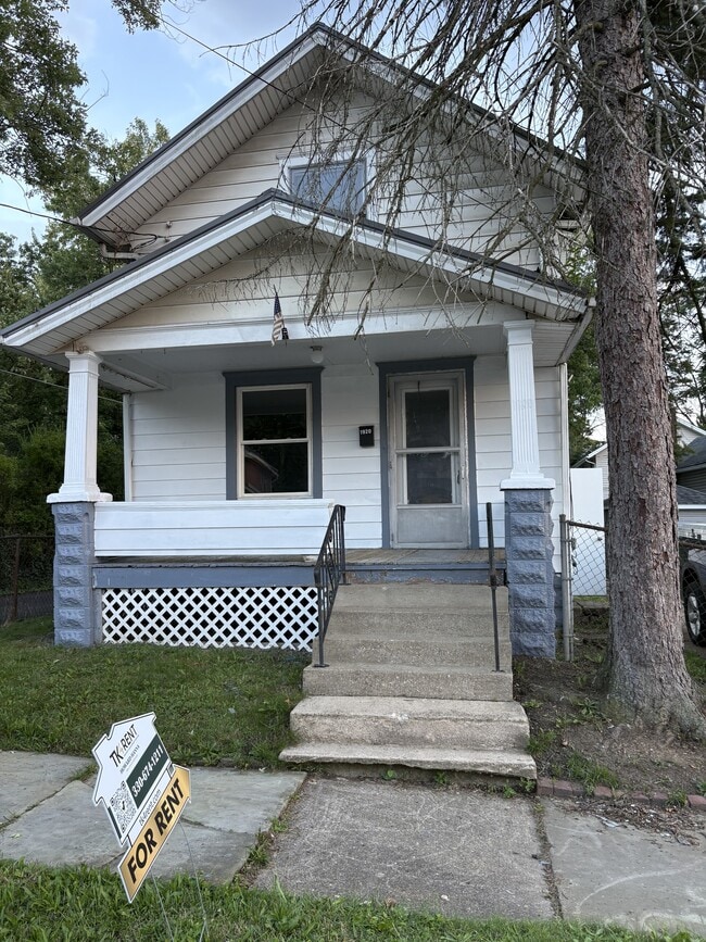property at 1920 3rd St SE