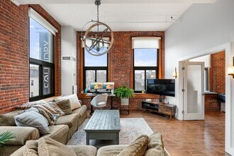 320 W 2nd St in Boston, MA - Building Photo - Building Photo