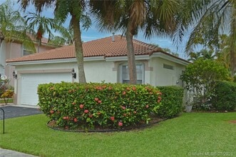 5 Gables Blvd in Weston, FL - Building Photo - Building Photo