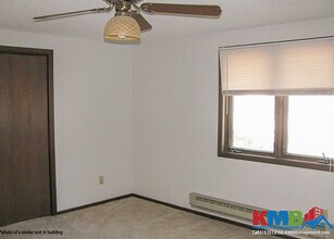 126 N 2nd St in West Branch, IA - Building Photo - Building Photo