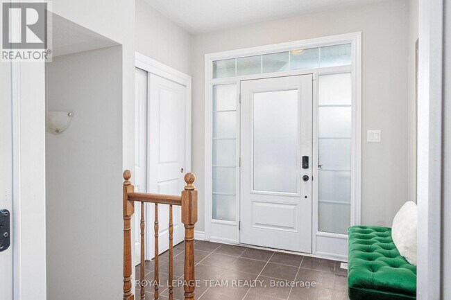 12 Knockaderry Cres in Ottawa, ON - Building Photo - Building Photo
