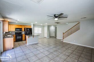 6482 Holyrod Park Ct in Las Vegas, NV - Building Photo - Building Photo