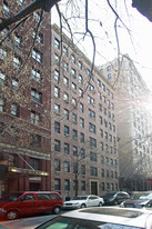 11 W 69th St in New York, NY - Foto de edificio - Building Photo