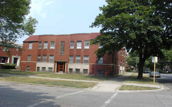 8059 S Merrill Ave in Chicago, IL - Foto de edificio - Building Photo