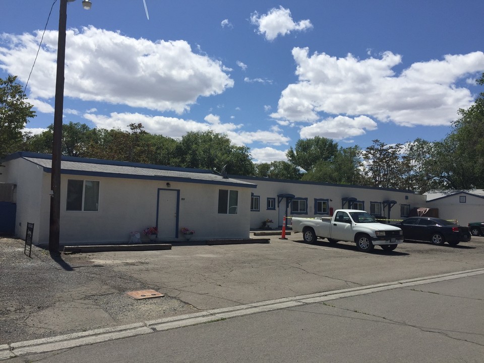 Plimpton Apartments in Lovelock, NV - Building Photo