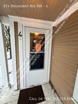 814 Broadway Ave NW in Grand Rapids, MI - Building Photo