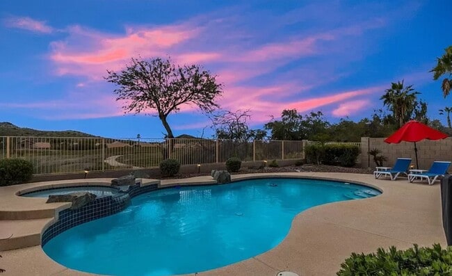 519 W Mountain Vista Dr