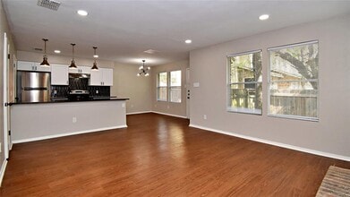 4411 Whispering Valley Dr in Austin, TX - Building Photo - Building Photo