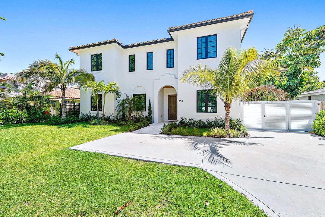250 Plymouth Rd in West Palm Beach, FL - Building Photo
