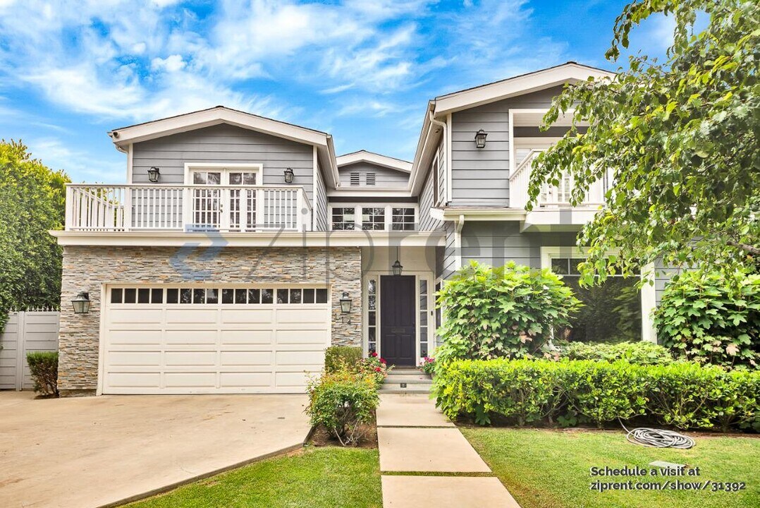 1147 Centinela Ave in Santa Monica, CA - Building Photo