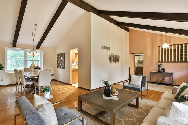 property at 2019 Cedarmill Dr