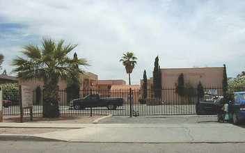 Sherwood Terrace in Tucson, AZ - Building Photo - Building Photo