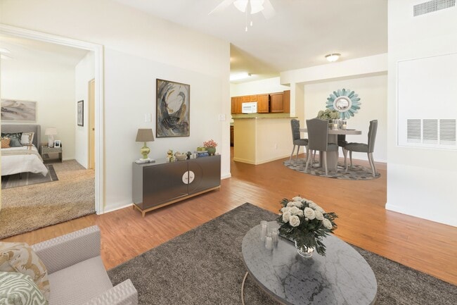 Stonehaven in Houston, TX - Foto de edificio - Building Photo