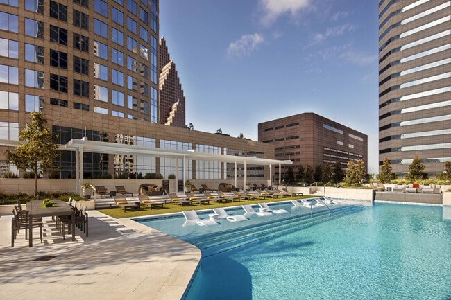 Brava in Houston, TX - Building Photo - Building Photo