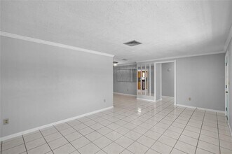 11095 56th Ave N in Seminole, FL - Building Photo - Building Photo