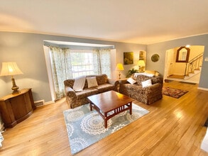 21449 Fairmount Blvd in Cleveland, OH - Building Photo - Building Photo