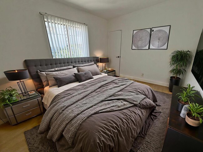 3630 Westwood Blvd in Los Angeles, CA - Foto de edificio - Building Photo