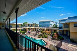 16333 Gulf Blvd in Redington Beach, FL - Building Photo