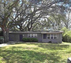 915 Twinbrook Ave in Pensacola, FL - Building Photo