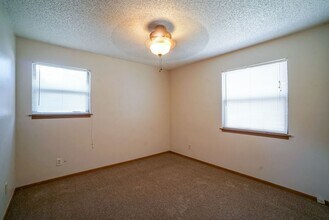 424 S 6th St in Manhattan, KS - Building Photo - Building Photo