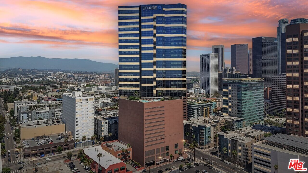 1100 Wilshire Blvd in Los Angeles, CA - Building Photo