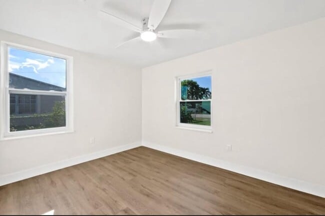 2421 NW 152nd St in Opa Locka, FL - Building Photo - Building Photo