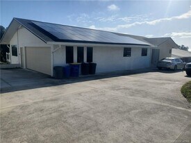 4203 NE Skyline Dr in Jensen Beach, FL - Building Photo
