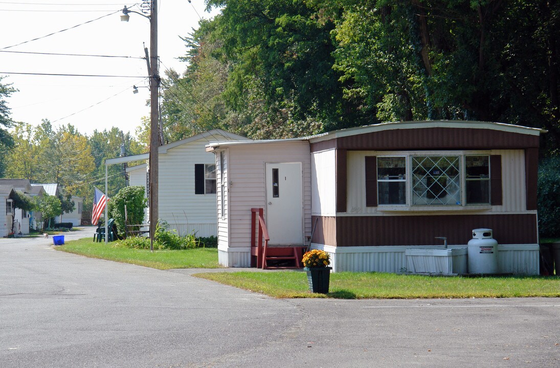 Lone Pine Mobile Home Park in Albany, NY - Building Photo