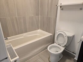 150 Young St in Ottawa, ON - Building Photo